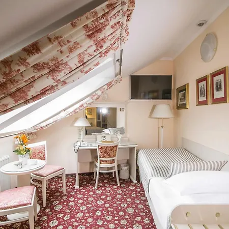 Grande Madonna Hotel