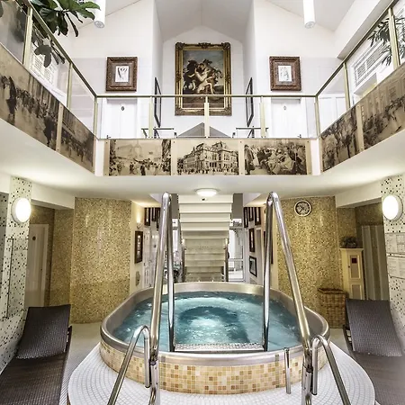 Grande Madonna Hotel 4*