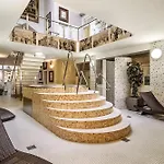 Grande Madonna Otel