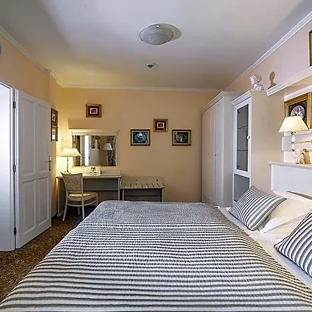 Grande Madonna Hotel