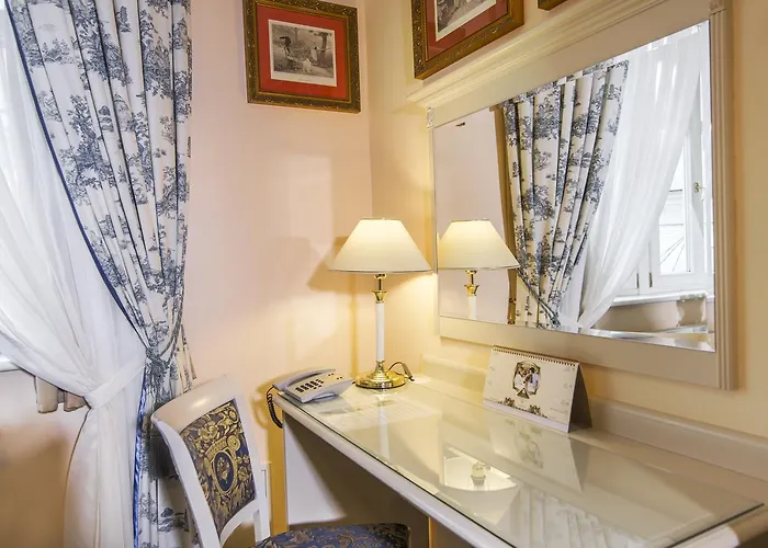 Grande Madonna Hotel